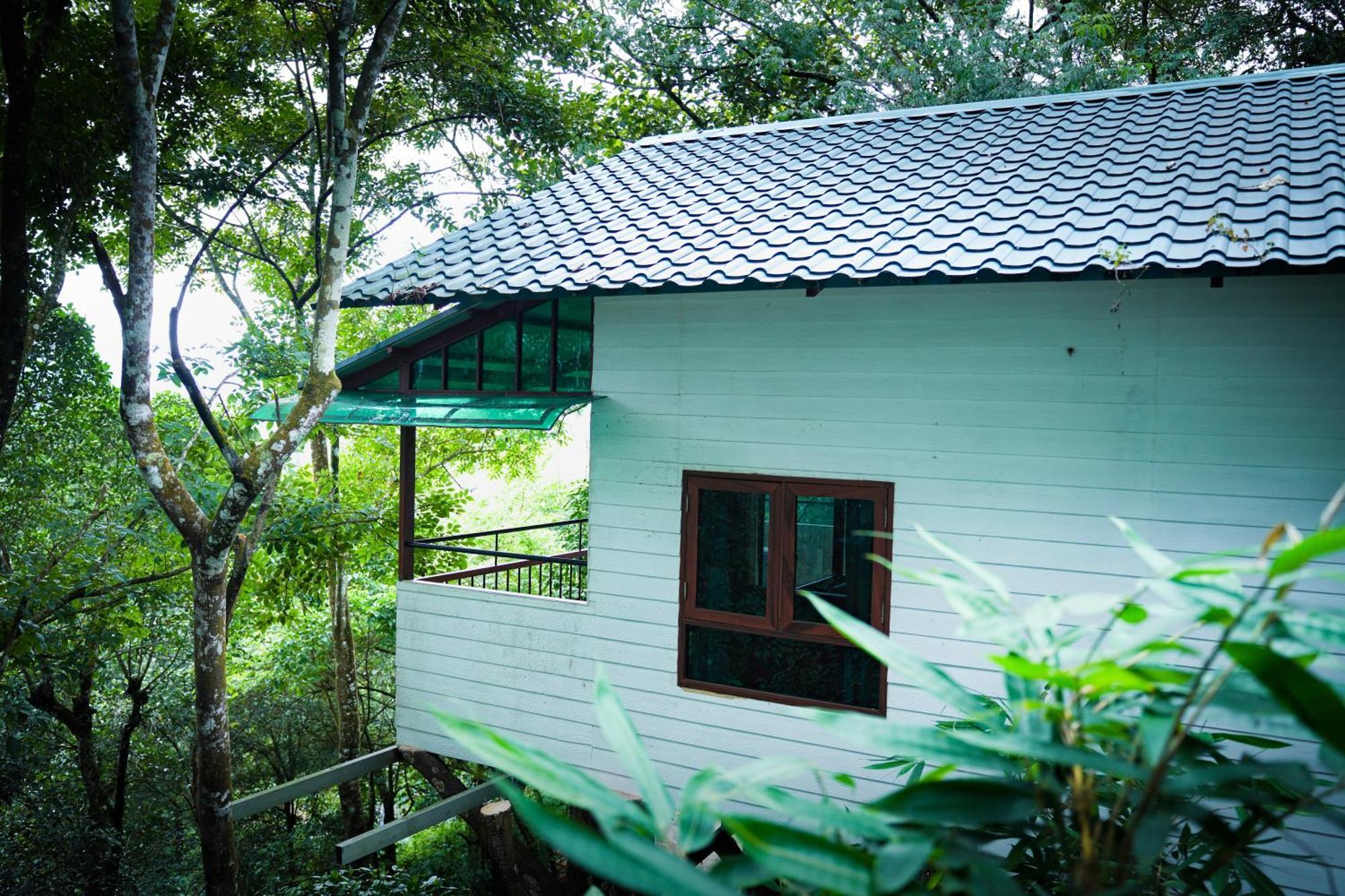 Space Rock Resort Kalpetta Exterior photo
